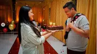 Penampilan Simpel Kahiyang Ayu Saat Rayakan Ulang Tahun Bobby Nasution. (dok.Instagram @ayanggkahiyang/https://www.instagram.com/p/CQ9CjNZMnqp/Henry)