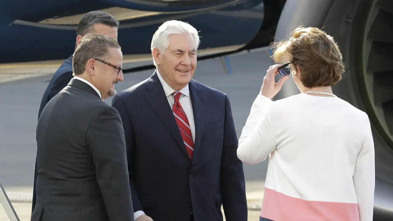 Menlu AS Rex Tillerson tiba di Meksiko dan disambut Dubes AS Roberta Jacobson