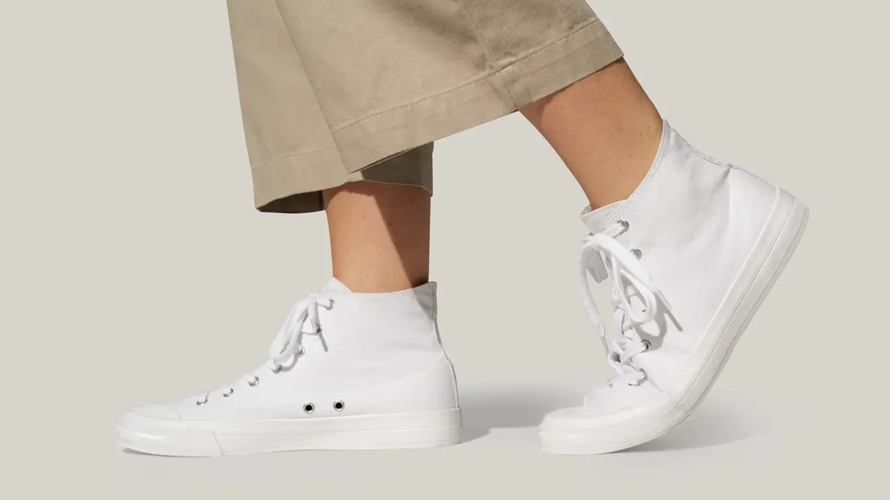 sepatu kanvas