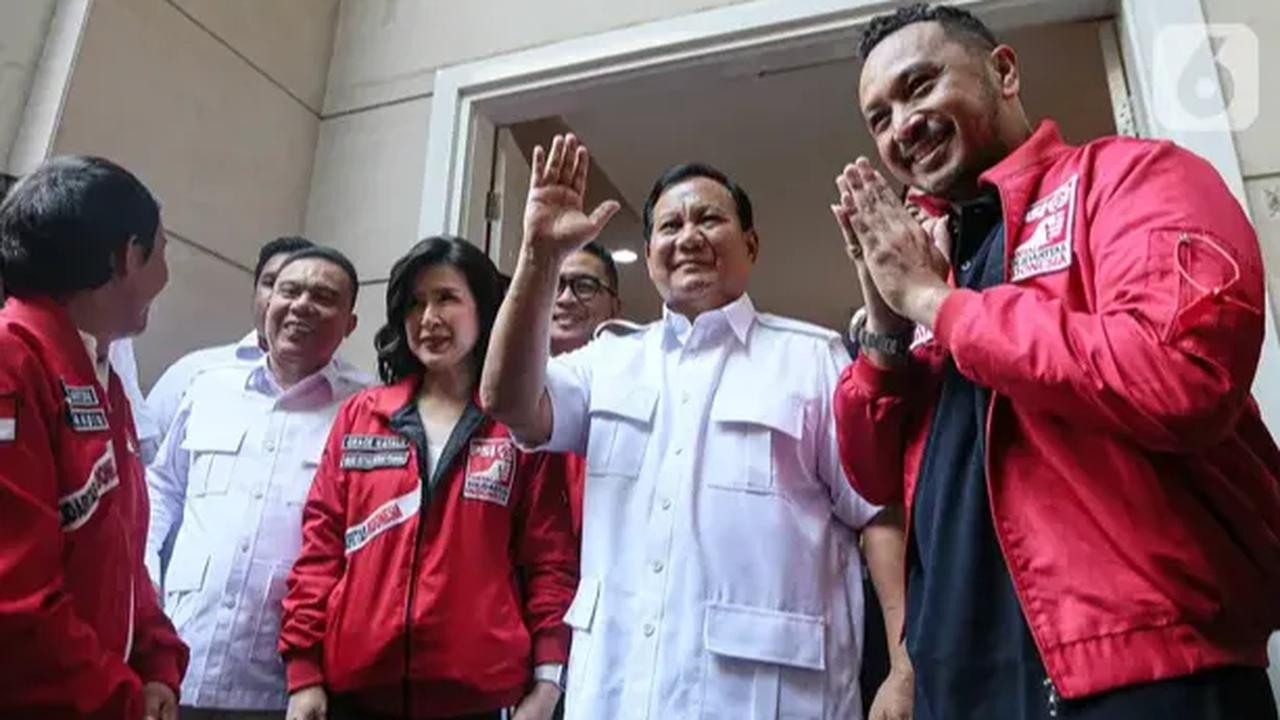 PSI, dipuji Prabowo sebagai partai anak muda yang punya idealisme dan bercita-cita tinggi.