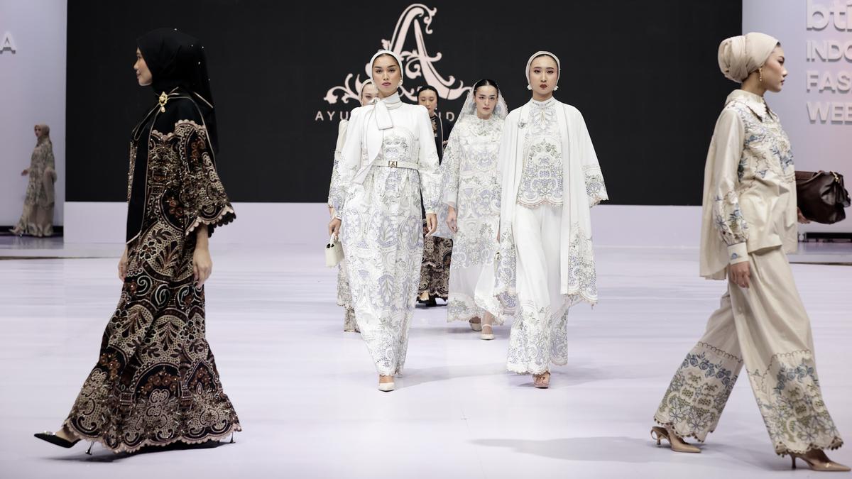 Koleksi Busana Idul Adha dari Runway Indonesia Fashion Week 2025