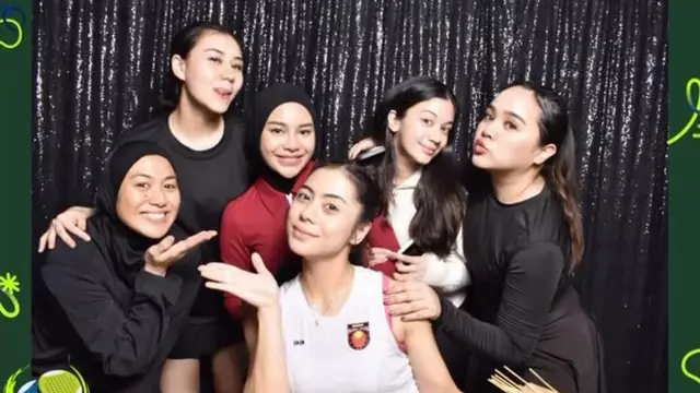 Rayakan Ultah Thariq Halilintar dengan Tema Padel, Aaliyah Massaid Tampil Sporty dan Chic