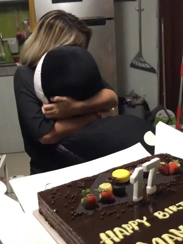 7 Momen Haru Ulang Tahun Joanna Alexandra, Peluk Erat Bantal Raditya Oloan