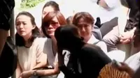 VIDEO: Suasana Haru Warnai Pemakaman Mirna di Bogor