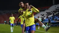 Brasil berhasil meraih kemenangan besar 6-0 atas Dominika pada matchday kedua Grup D Piala Dunia U-20 2023 yang berlangsung di Stadion Malvinas, Argentina, Kamis (25/05/2023) dini hari WIB. Gol skuad Samba Muda dicetak oleh Savio (37'), Marcos Leonardo (38'), Jean Pedroso (57'), Giovane (82'), Marlon Gomes (90+1'), dan Matheus Martins (90+3'). (AP Photo/Natacha Pisarenko)