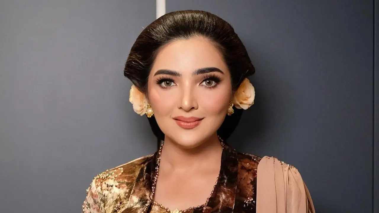 6 Potret Kebaya Mewah Ashanty di Setiap Hajatan, Selalu Maksimal Tak Kalah dari Empunya Acara