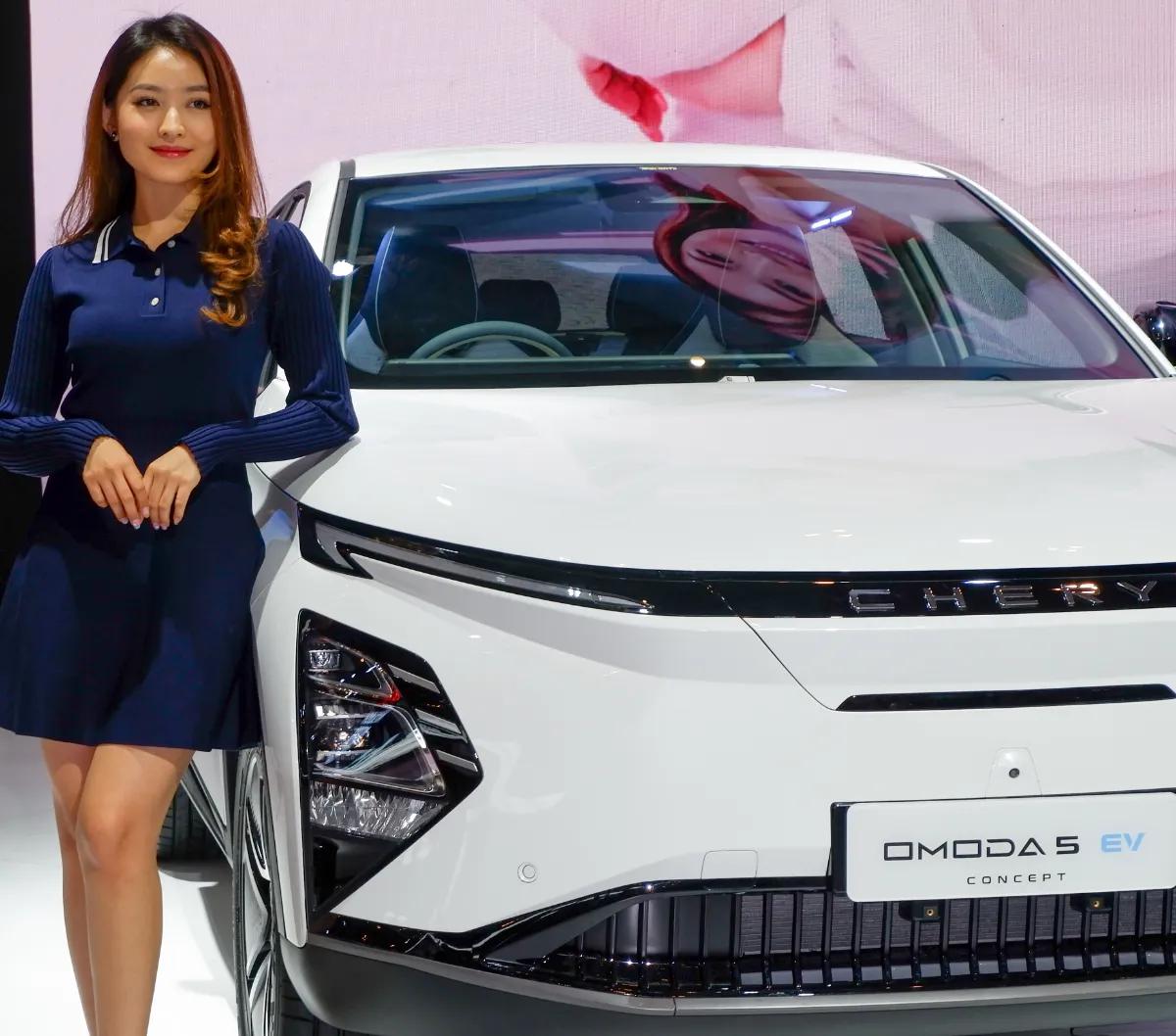 Pabrikan China mengincar ceruk konsumen menengah ke atas. Yang membutuhkan EV sebagai mobil ke-2 dan ke-3. <br>"Merek otomotif China berhasil membaca peluang itu di Indonesia."