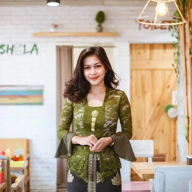 6 Potret Cantiknya Eriska Selebgram Pacar Baru Younglex