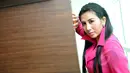 Penyanyi Ratna Dilla seusai melakukan wawancara di kantor Liputan6.com, SCTV Tower, Jakarta. Foto diambil pada Senin (23/2/2015). (Liputan6.com/Panji Diksana)