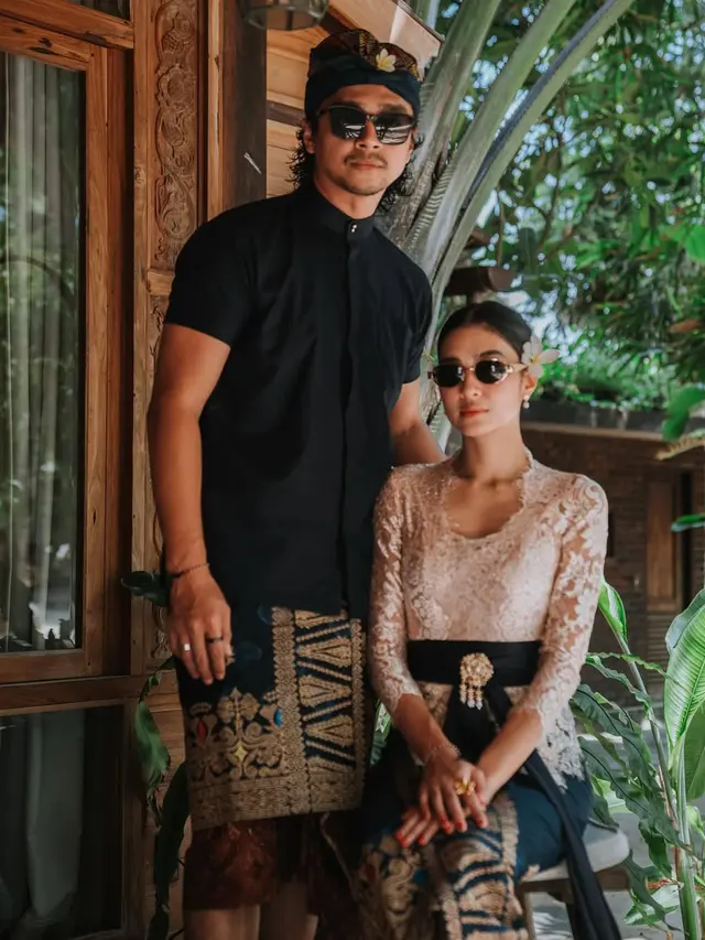 Pesona Mikha Tambayong Berkain Bali dan Kebaya (Instagram/@miktambayong)