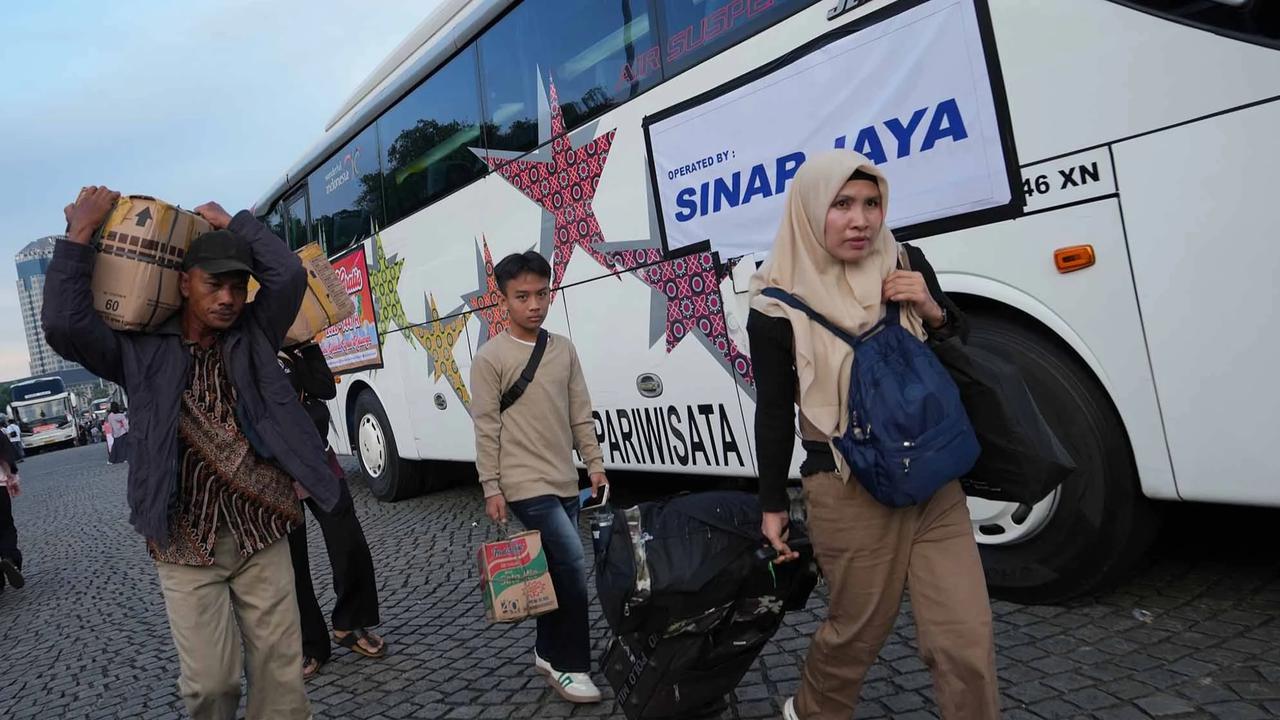 FOTO: Ribuan Warga Ikuti Mudik Gratis Pemprov DKI Jakarta