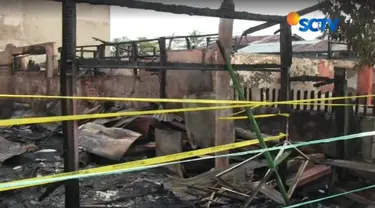 Kebakaran yang menewaskan enam jiwa dalam satu keluarga di Jalan Merdeka Dua, Kecamatan Sungai Pinang, Samarinda. Warga penasaran ingin melihat lebih dekat empat rumah yang terbakar.