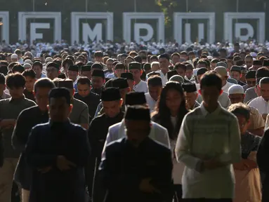 Ribuan umat muslim Muhammadiyah melakukan salat Idul Fitri 1447 Hijriah di Lapangan Sempur, Kota Bogor, Jawa Barat, Jumat (20/3/2026). Hari ini Jumat 20 Maret 2026, Umat muslim Muhammadiyah di Indonesia menggelar salat Idul Fitri 1447 Hijriah. (merdeka.com/Arie Basuki)