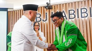 105 Mitra Pengemudi Berangkat Umrah