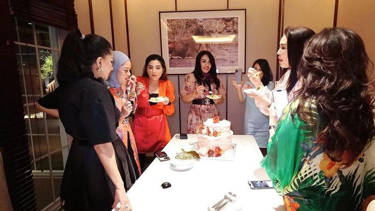 Potret Meriah Ultah Elizabeth Kardinal Mertua Chelsea Islan, Dihadiri Teman Sosialita & Wajah Cantik Disorot