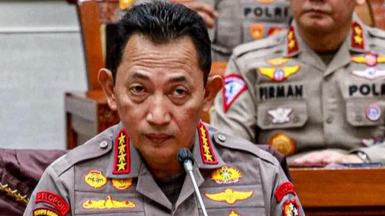 Sigit menuturkan, tindakan tegas itu bisa sanksi pidana dan proses etik dengan hukuman terberat dipecat secara tidak hormat.<br>