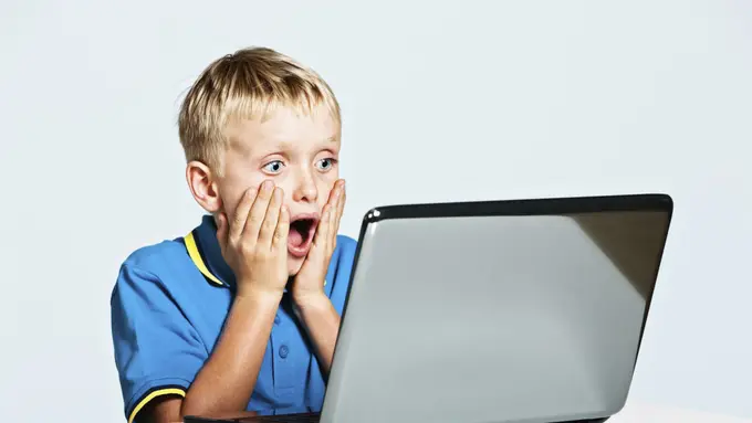 [Bintang] Ilustrasi Anak Nonton Video Porno