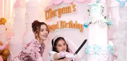 Intip pesona glamor Ayang, putri Tasya Farasya rayakan ulang tahun ke-6 (@tasyafarasya)