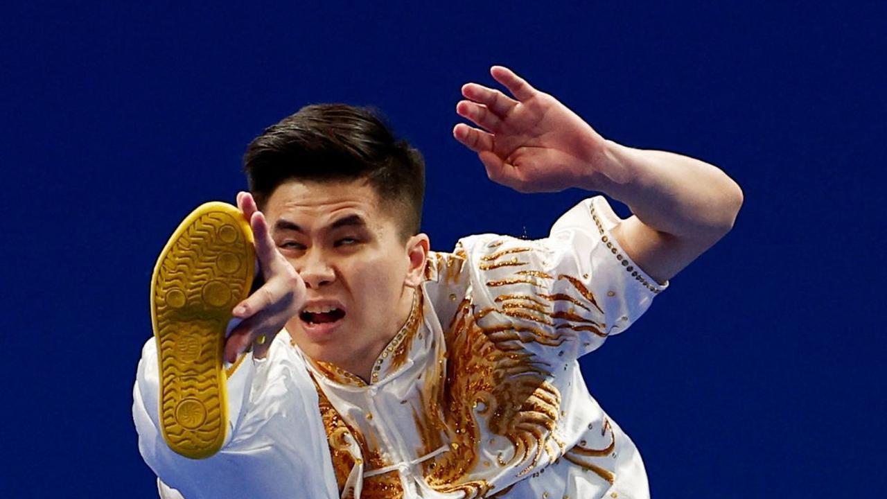 FOTO: Penampilan Memukau Edgar Xavier Marvelo, Atlet Wushu Indonesia yang Sukses Meraih Perak di Asian Games
