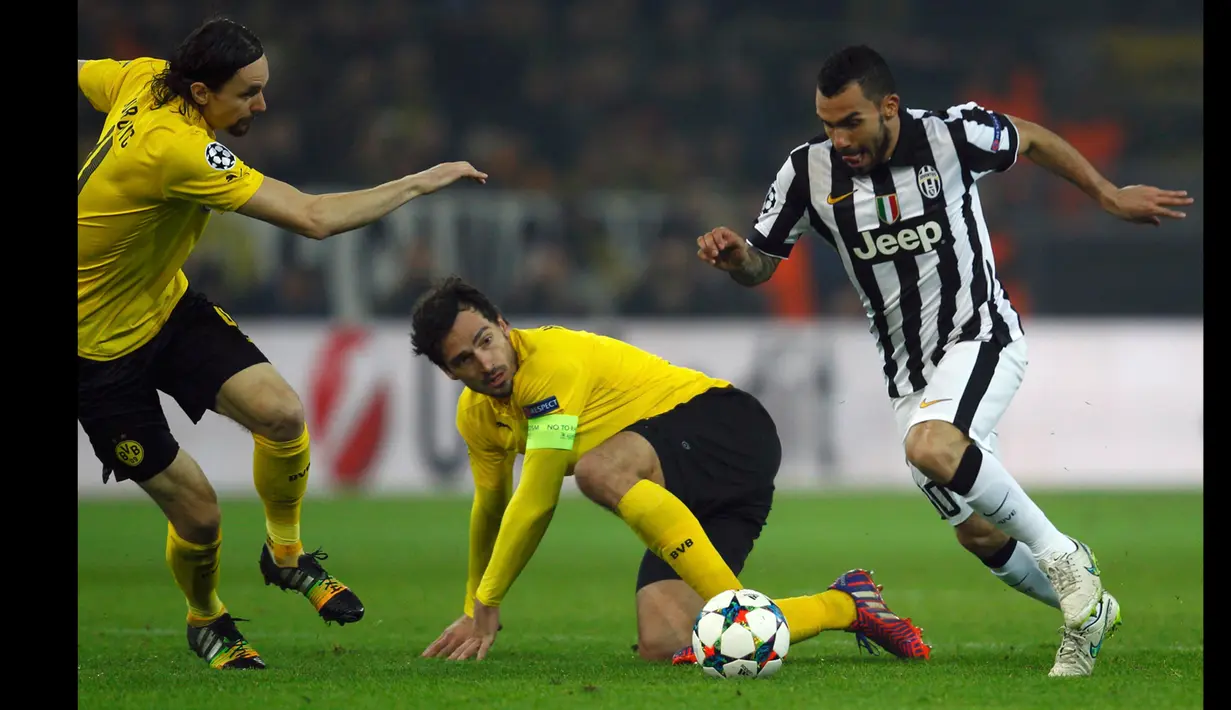 Duel panas terjadi di leg kedua 16 besar Liga Champions antara  Borussia Dortmund dengan Juventus di Stadion Signal Iduna Park, German (18/3/15) . Juventus menang 3-0 atas Borussia Dortmund. (Reuters/Ina Fassbender)