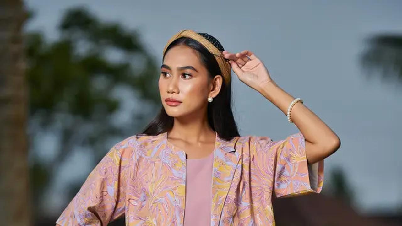 12 Model Outer Batik Panjang dengan Dress Polos untuk Kondangan Outdoor 2025, Elegan dan Nyaman Dipakai