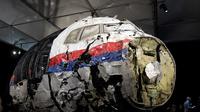 Puing-puing MH17 yang direkonstruksi sempat dipamerkan di Gilze-Rijen, Belanda (AP Photo/Peter Dejong, File)