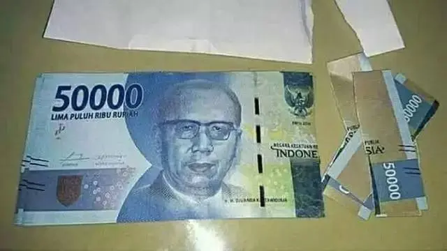 Bikin Sedih, Ini 8 Potret Dapat Uang Sobek yang Langsung Bikin Kesal