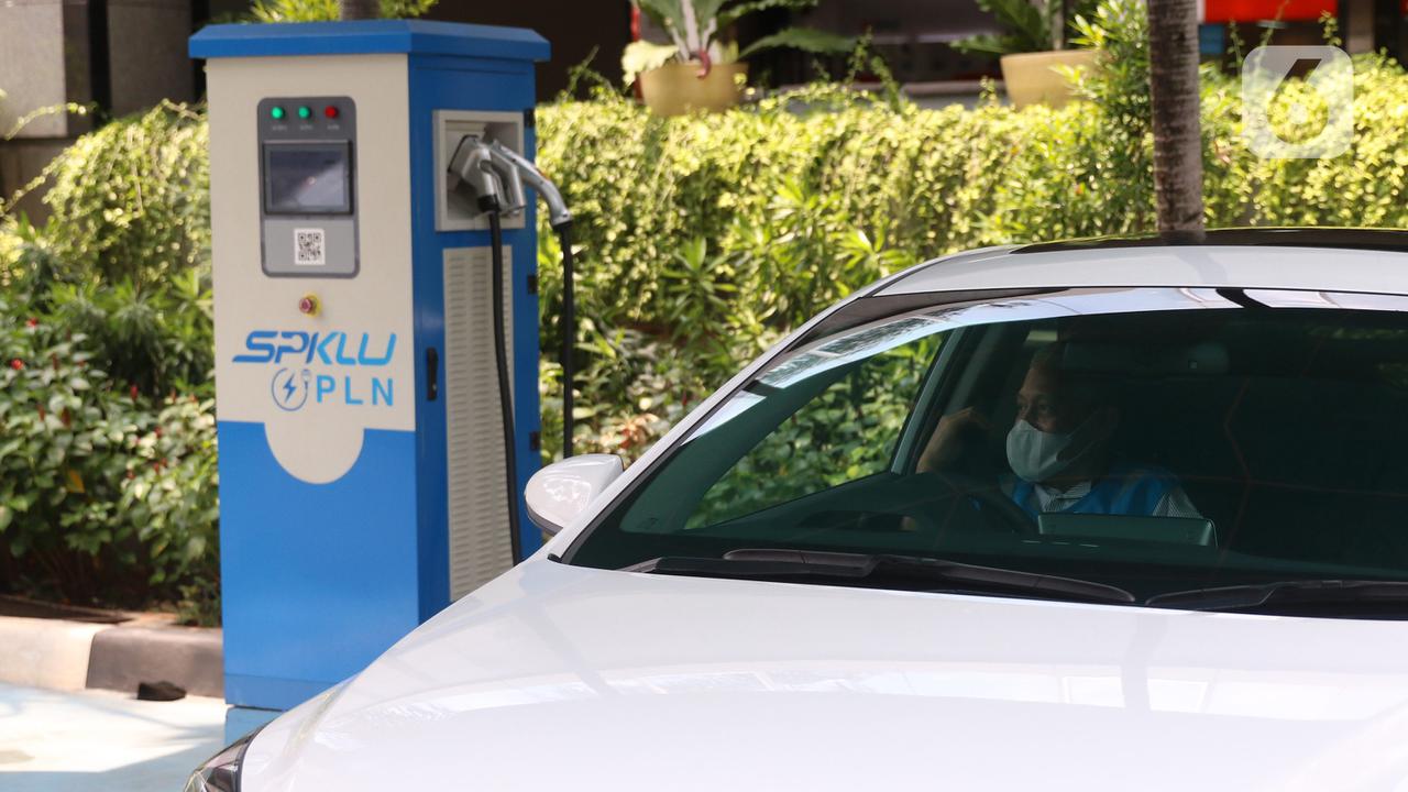 2025, Pemerintah Kejar Target 10 Ribu SPKLU