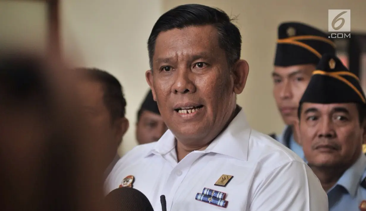 Kepala Lapas Kelas 1 Cipinang, Andika Dwi Prasetya memberikan keterangan di Jakarta, Kamis (24/1). Andika menjelaskan pembebasan Basuki Tjahaja Purnama atau Ahok didampingi petugas Lapas Cipinang dan Rutan Mako Brimob. (Merdeka.com/Iqbal S Nugroho)