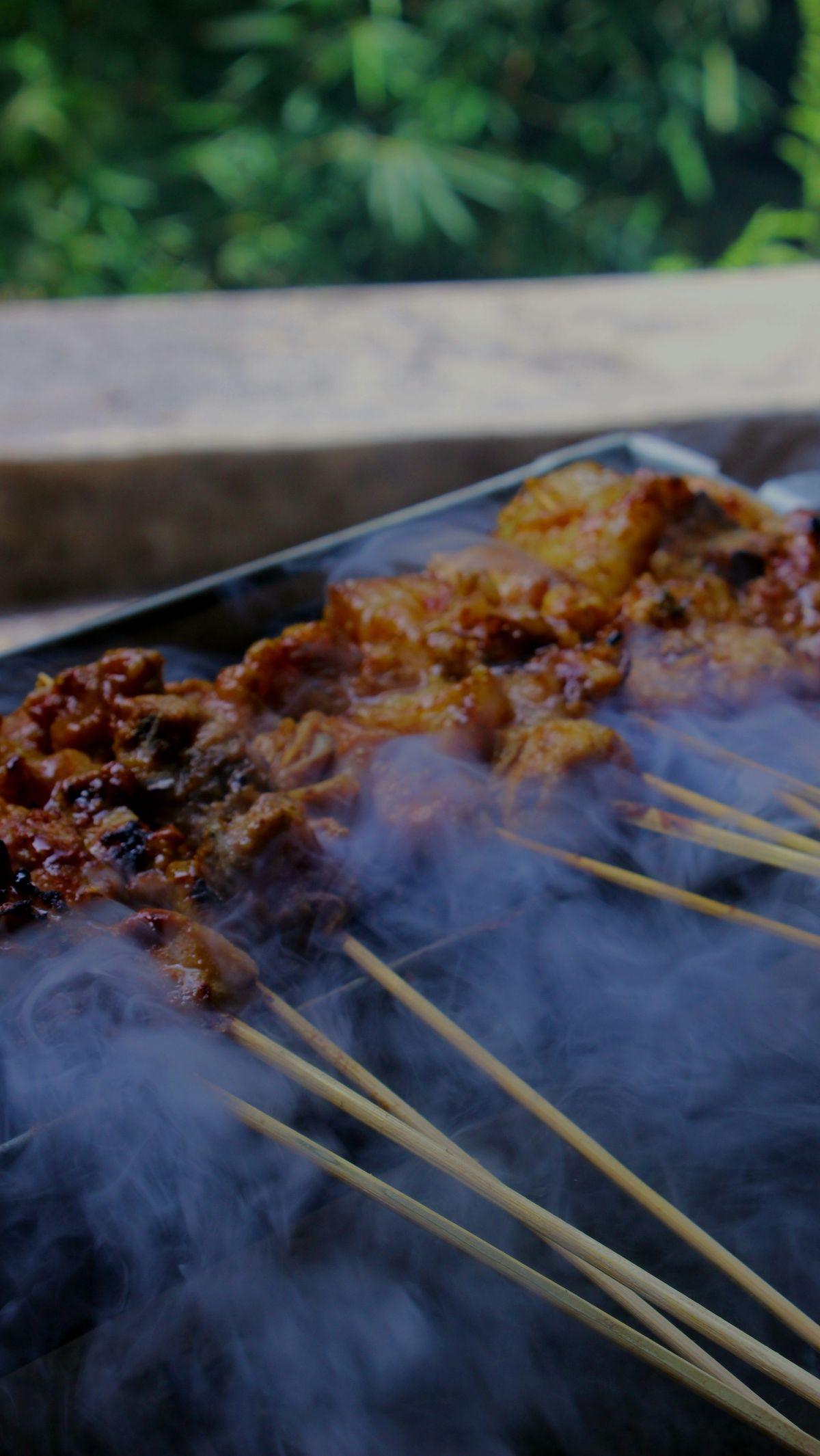 <b>Tips Agar Daging Sate Kambing Tidak Bau dan Alot</b>