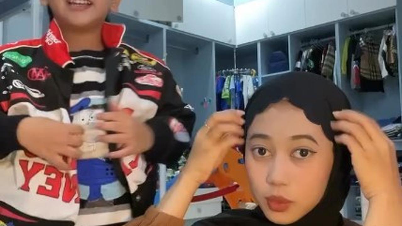 Joget Bareng Pengasuhnya, Gaya Gala Sky bak Anak Bujang - Disebut Jefri Nichol Versi Sachet