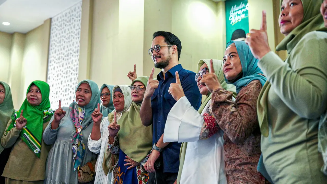 Kader Posyandu di Cilegon mendeklarasikan dukungannya dalam Pilkada 2024 kepada pasangan Calon Wali Kota dan Wakil Wali Kota Cilegon, Robinsar dan Fajar Hadi Prabowo (Istimewa)