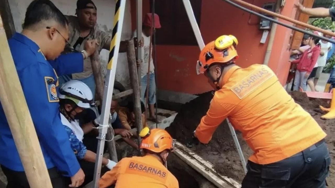 Pekerja Bangunan Meninggal Usai Tertimbun Galian Septic Tank 4 Meter