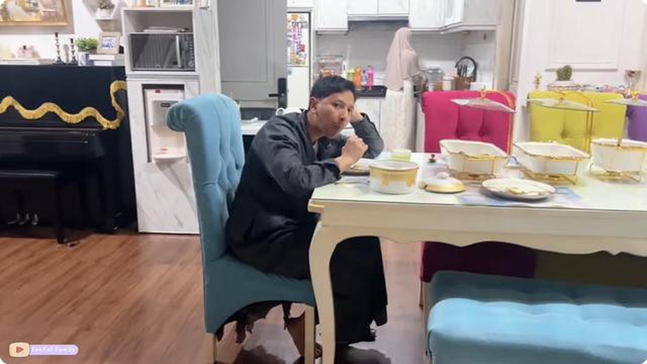 6 Potret Dapur dan Meja Makan di Rumah Fairuz A Rafiq, Modern Minimalis