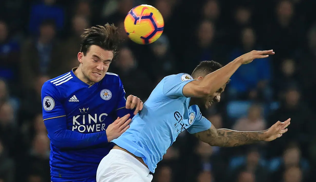 Ben Chilwell. Bek kiri Inggris berusia 25 tahun yang kini memasuki musim ketiga membela Chelsea ini tercatat pernah menjadi milik Leicester City selama 5 musim mulai 2015/2016 hingga 2019/2020. Saat Leicester City menjuarai Liga Inggris pada musim 2014/2015, ia baru saja dipromosikan ke tim utama namun langsung dipinjamkan ke Huddersfield Town. (AFP/Lindsey Parnaby)