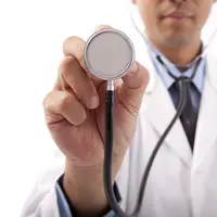 Sebuah pengalaman yang mungkin bisa menyadarkan Anda bahwa bukan dokter yang bikin penyakit sembuh. Jaga kesehatan sendiri itu lebih baik.