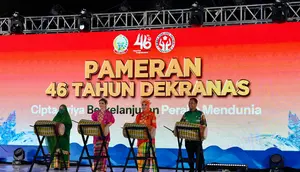 Kenakan Baju Bodo, Tri Tito Hadiri Acara Syukuran 46 Tahun Dekranas di Makassar