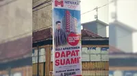 Beberapa waktu ini publilk, khususnya para pengguna jejaring sosial dihebohkan dengan beredarnya sebuah spanduk iklan penjualan apartemen. 