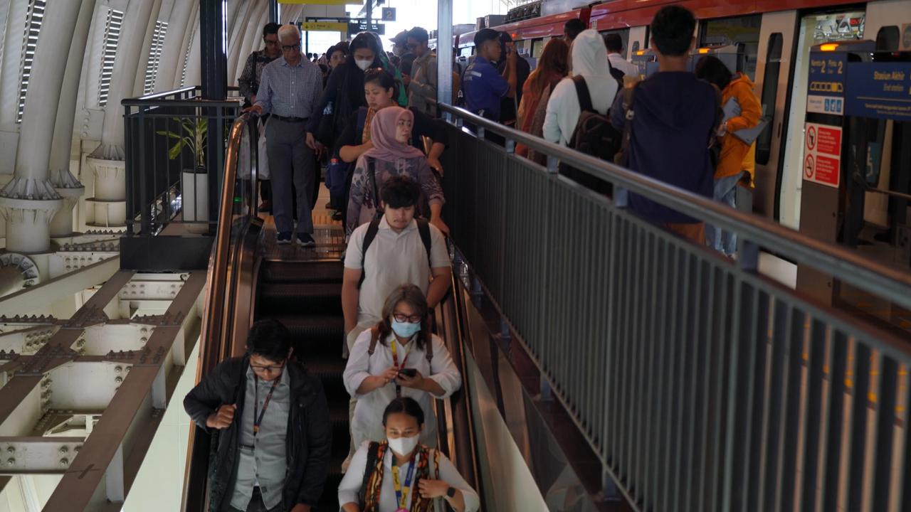 FOTO: Pengguna LRT Jabodebek Tembus Rekor Tertinggi April 2026