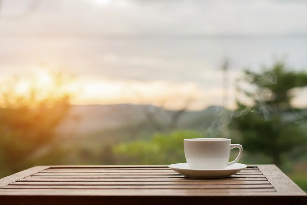 Kopi atau Teh? Mana yang Lebih Baik Dikonsumsi di Pagi Hari