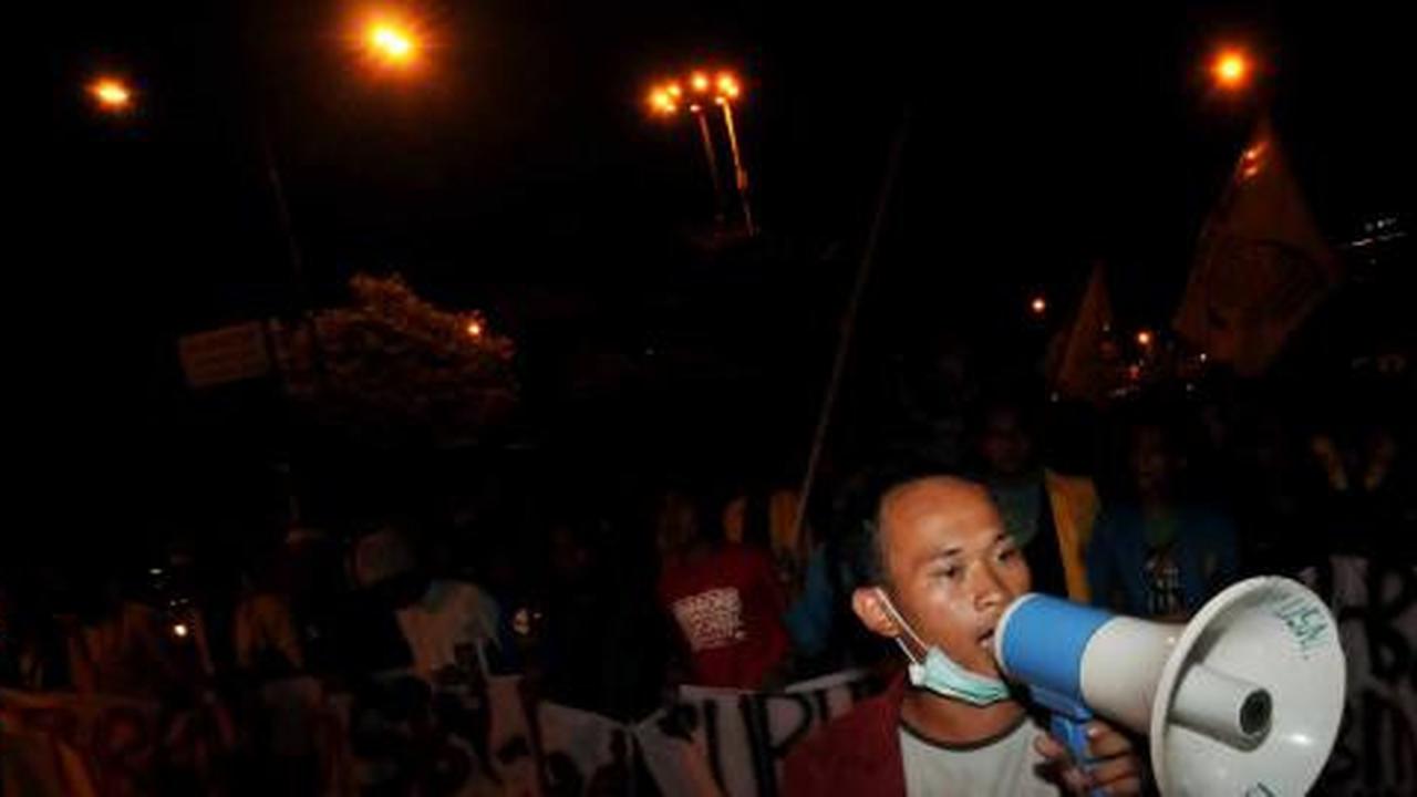 Dikepung warga, peserta diskusi terjebak di Salihara