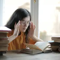 Kepintaran merupakan sesuatu yang dapat diperoleh melalui proses belajar. (Foto: Pexels/Andrea Piacquadio)