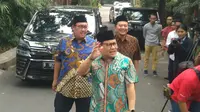 Ketua Umum PKB Muhaimin Iskandar yang kerap disapa Cak Imin menyambangi kediaman Ma'ruf Amin, Jumat (5/7/2019). (Liputan6.com/ Putu Merta Surya Putra)