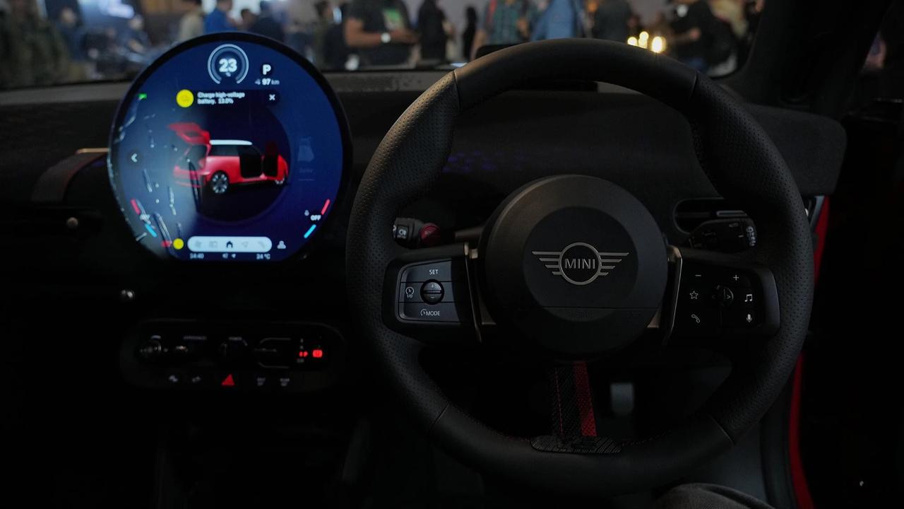 FOTO: MINI Hadirkan Edisi Terbatas 1965 Victory Edition di Indonesia