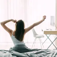 Kunci agar badan merasa lebih berenergi adalah dengan memulai kebiasaan-kebiasaan kecil seperti yang ada di bawah ini. [Dok/freepik.com/diana.grytsku]