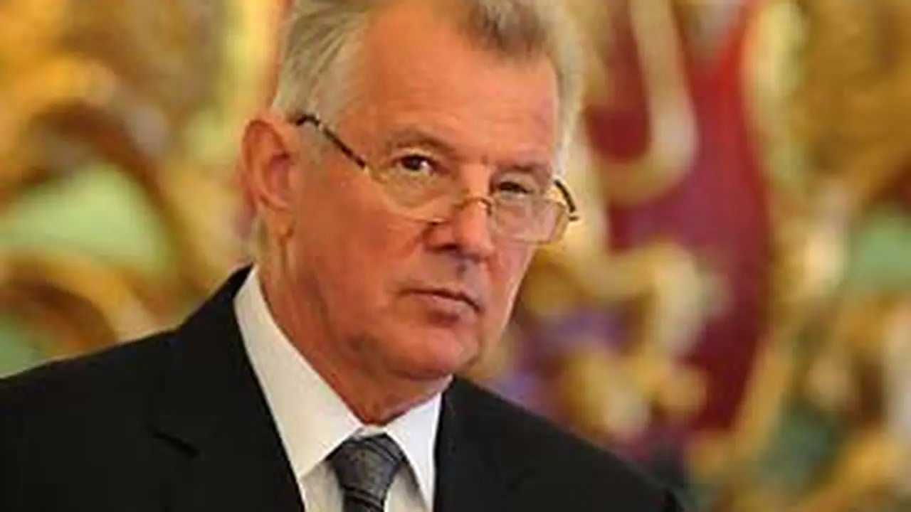 120330apal-schmitt.jpg