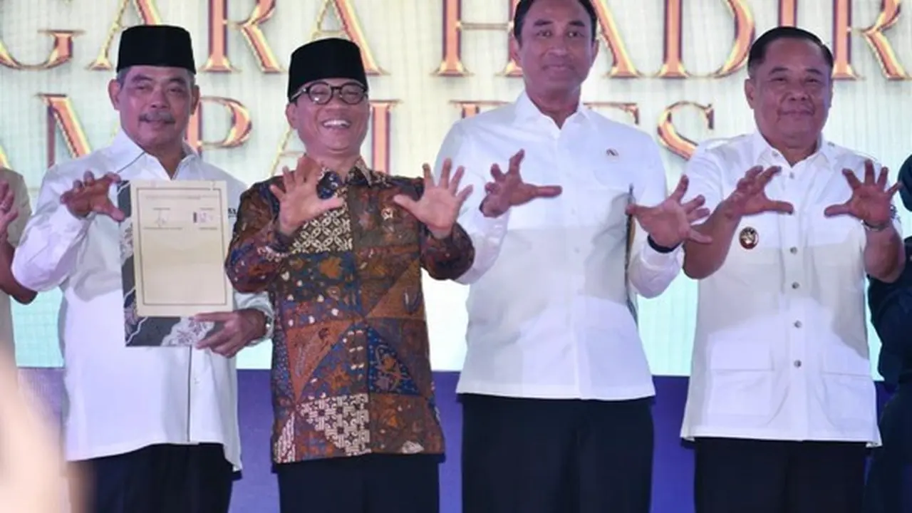 ementerian Desa dan Pembangunan Daerah Tertinggal (Kemendes PDT) menegaskan dukungan penuh terhadap Badan Narkotika Nasional Republik Indonesia (BNN RI) dalam mewujudkan Desa Bersinar (Bersih Narkoba)