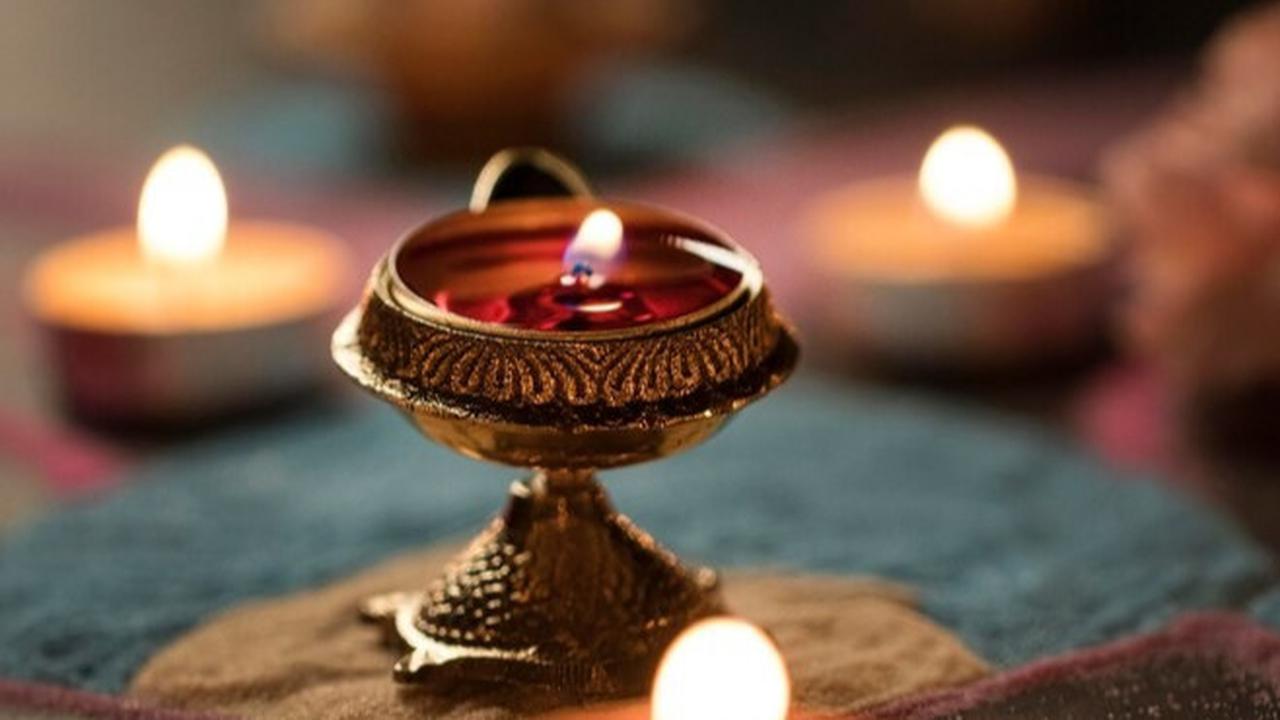 Kumpulan Doa Sehari-hari Agama Hindu yang Dapat Dikerjakan, Lengkap Disertai Artinya