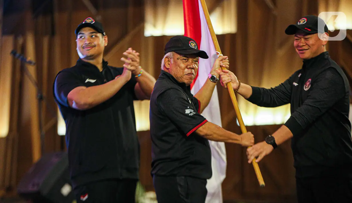 "Harapan bukan hanya sekedar pertandingan tapi juga panggung menunjukkan jati diri bangsa. Ingatlah keringat yang keluar mempresentasikan 375 juta masyarakat Indonesia. Saat lagu Indonesia Raya dikumandangkan bukan hanya naik podium tertinggi tapi juga membawa nama Indonesia dengan bangga," ujarnya. (Liputan6.com/Faizal Fanani)
