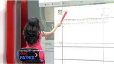 Perempuan yang punya gaya kocak ini berbagi cerita dengan para netizen tentang hari Valentine. Tidak hanya kisah bahagia, Jeng Patrol juga memiliki kisah tragis yang terjadi saat Valentine.